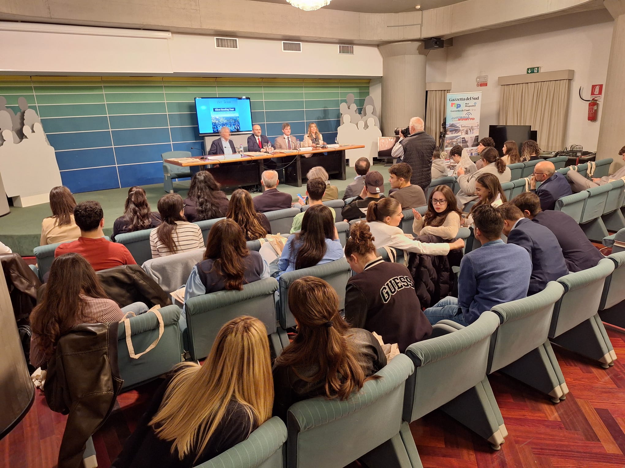 silent reading Messina 4